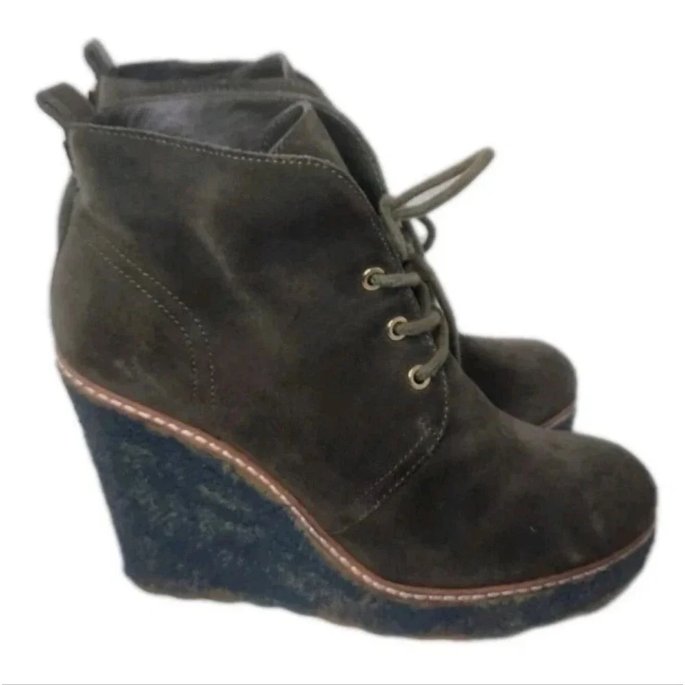 Tory Burch Vicki Wedge Platform Ankle Booties Size 7 Olive Green Suede Gum Sole